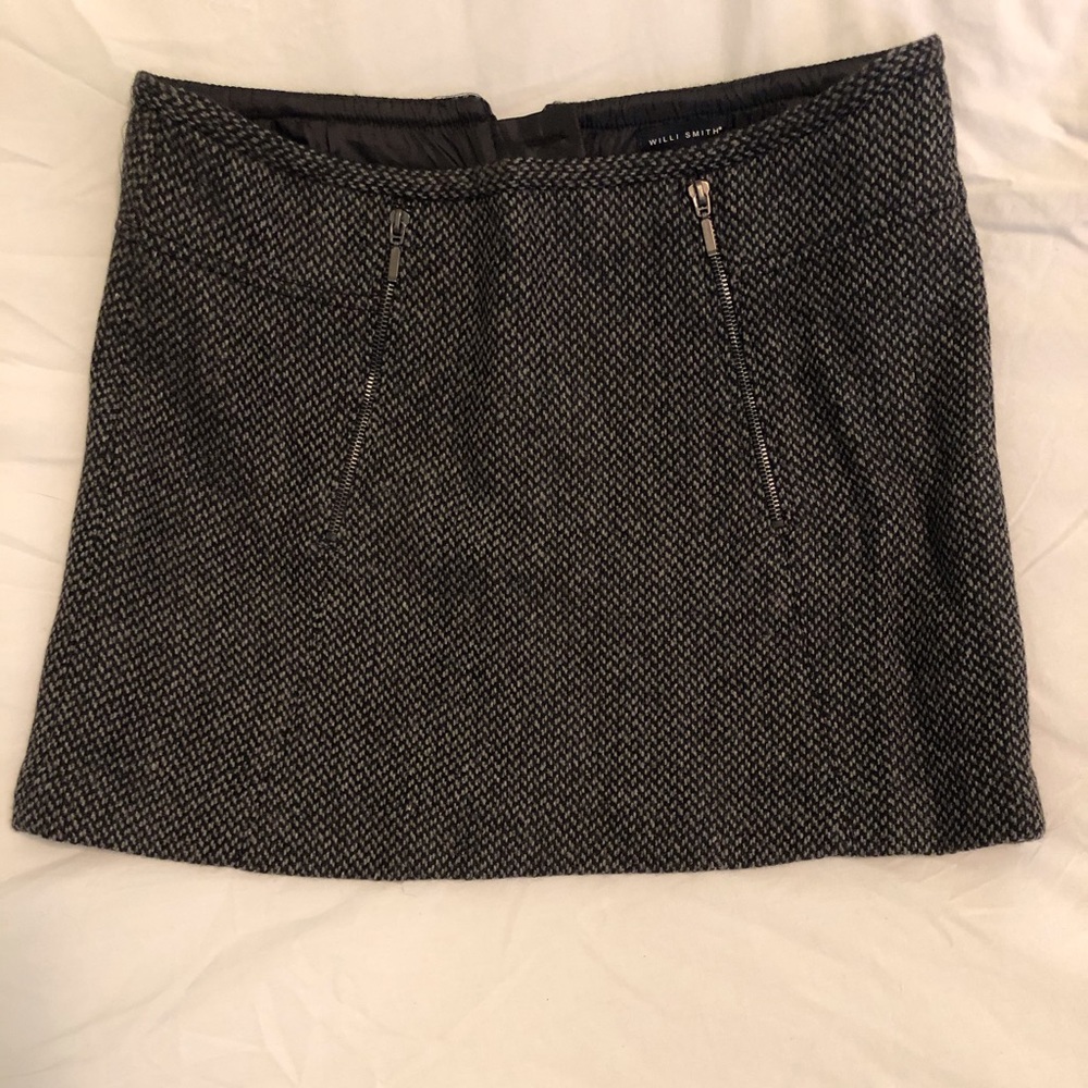 Grey/ black mini skirt